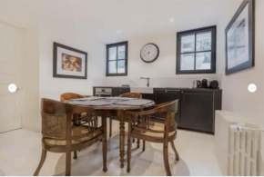 4p, Vieux Lille Gardens Flat